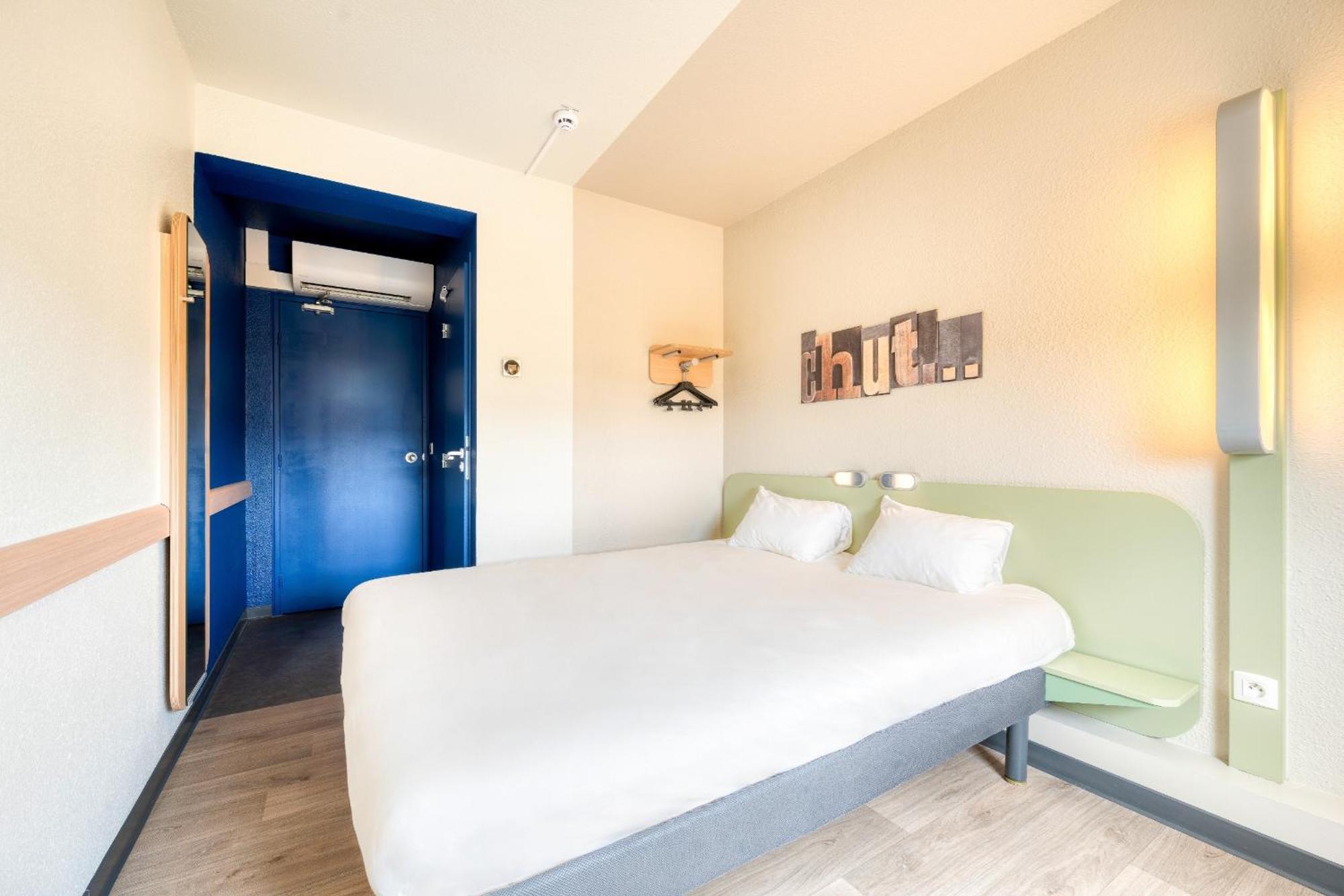 Ibis Budget Versailles - Trappes Exteriör bild